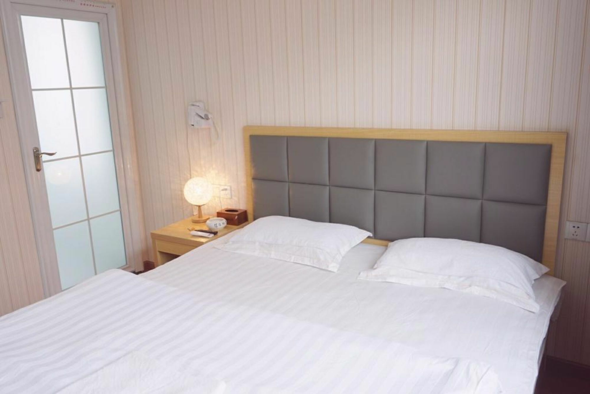 Huanlesong Youth Hostel ووهان المظهر الخارجي الصورة