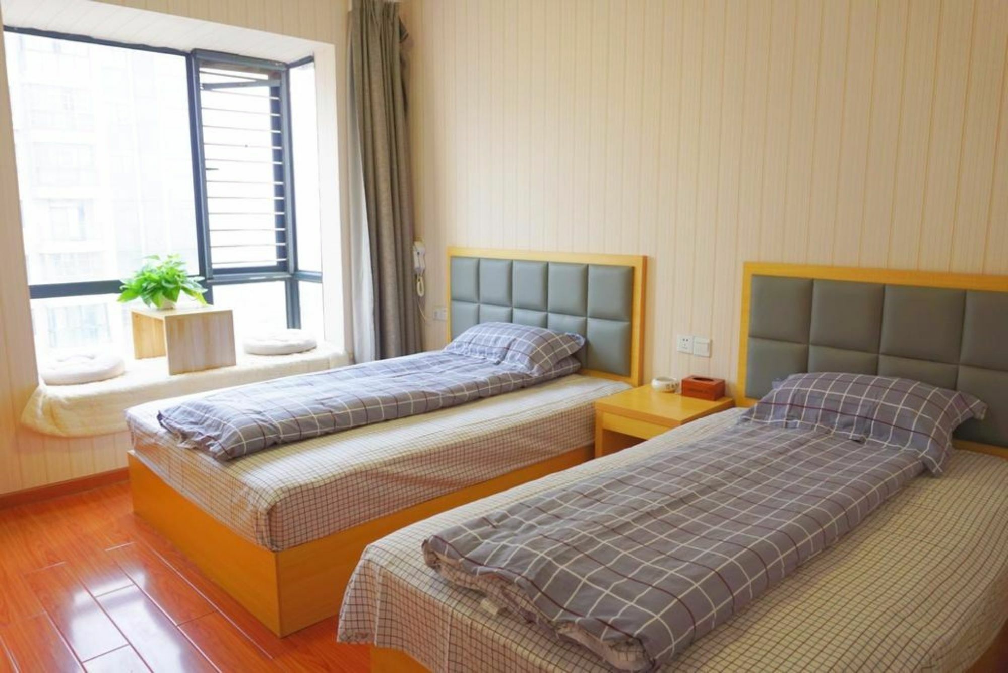 Huanlesong Youth Hostel ووهان المظهر الخارجي الصورة