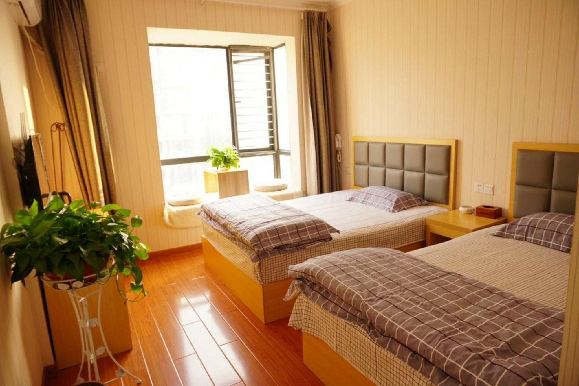 Huanlesong Youth Hostel ووهان المظهر الخارجي الصورة